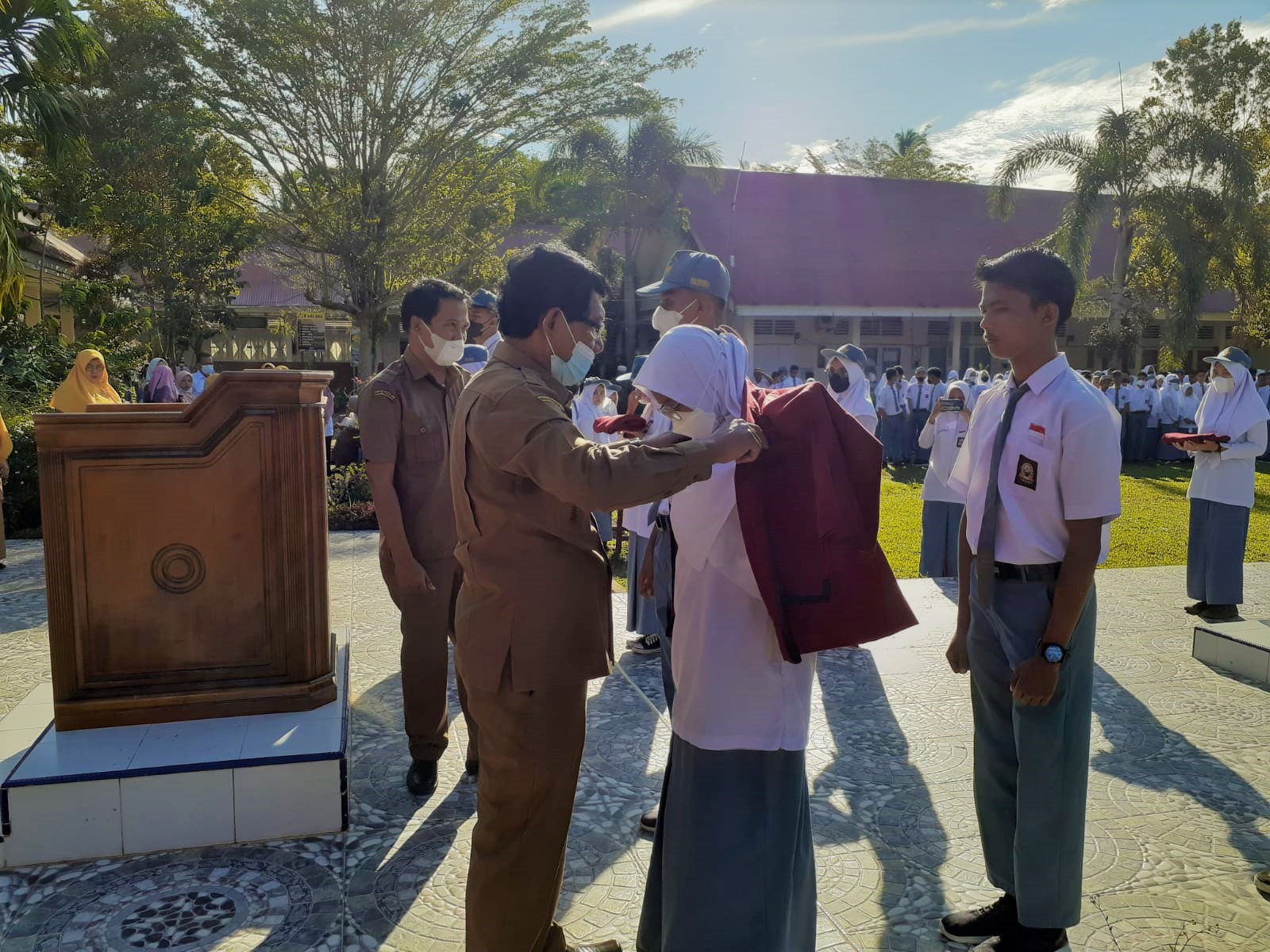 Pelantikan dan Serah Terima Jabatan OSIS SMAN 1 Batang Kapas Masa Bakti 2021/2022