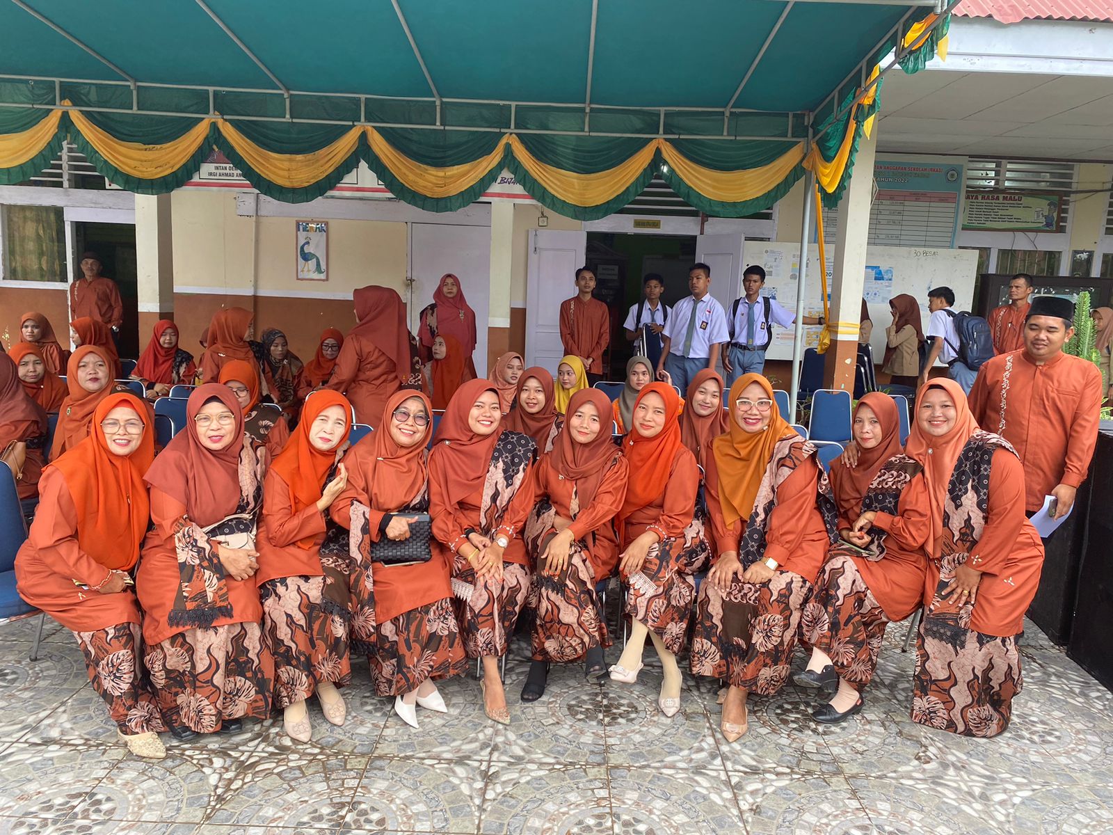 Peringatan HUT PGRI  Hari Guru Nasional Ke 78 Th 2023 di SMAN 1 Batang Kapas