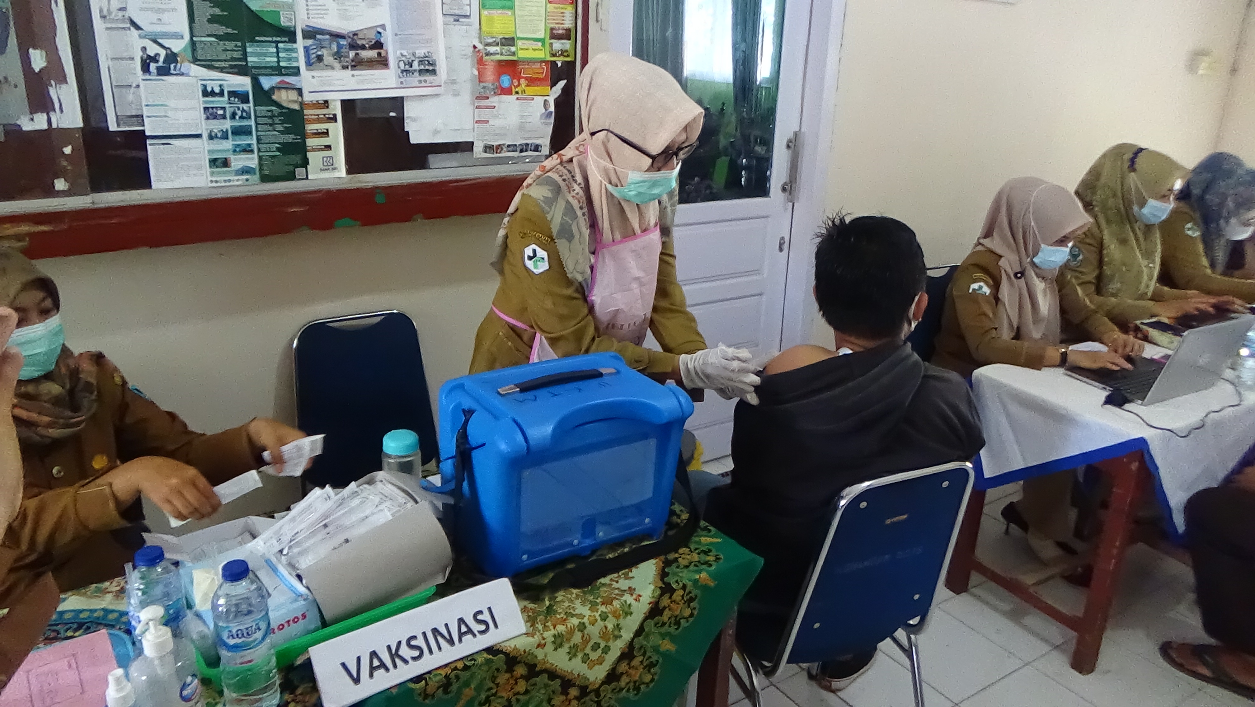 Vaksinasi Covid-19 di SMAN 1 Batang Kapas
